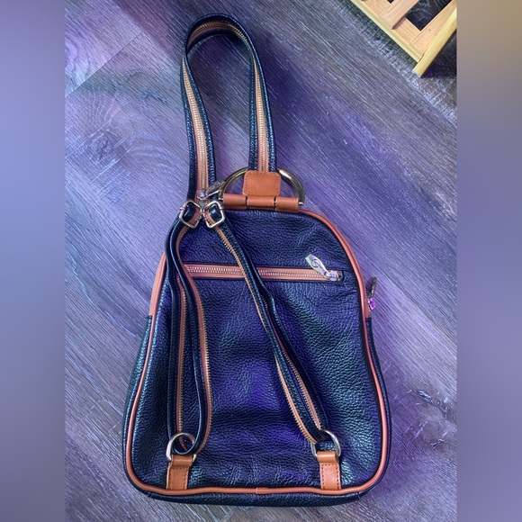 Valentina Convertible 1200 Backpack - Picture 3 of 8